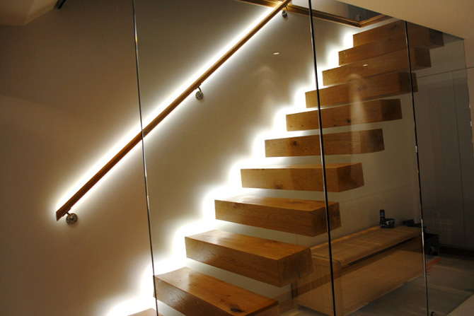 Светодиодная лента для освещения лестницы